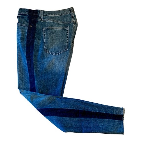 GAP Women's Skinny Jeans in Classic Blue - Picture 5 of 9